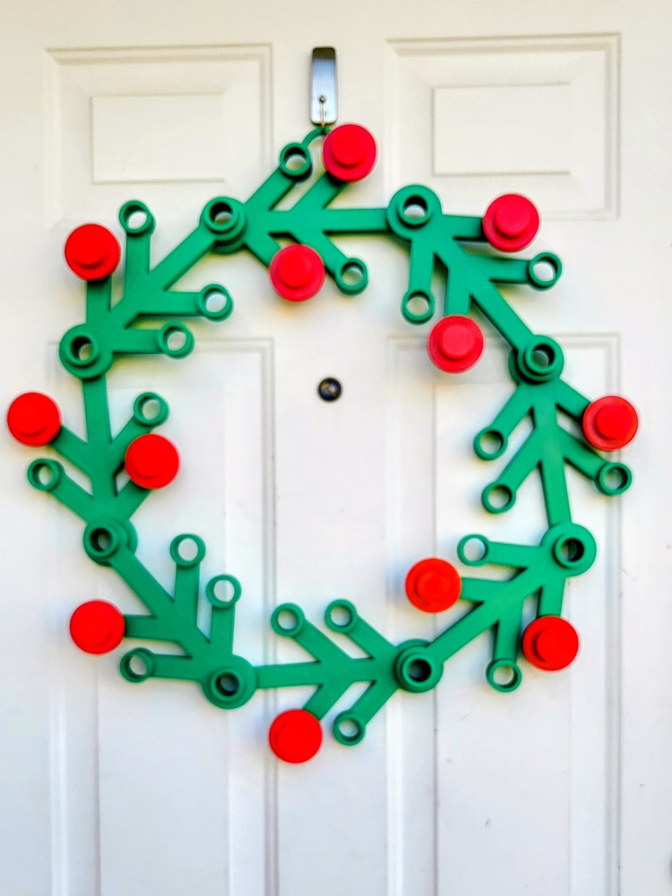 3D Printed LEGO Inspired Wreath